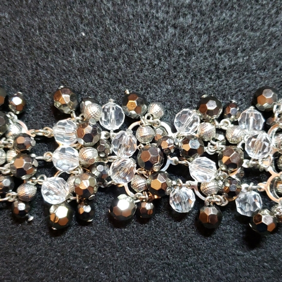 8 1/2 inch adjustable bead bracelet - Picture 3 of 3